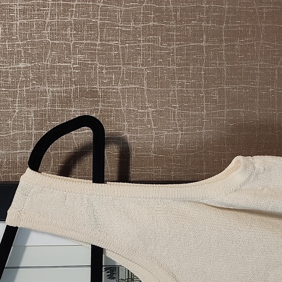 St. John Basics Sleeveless Top - Picture 4 of 9